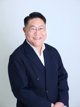 美容サロン開業ガイドブック著者
美容サロン経営設計コンサルタント 境 哲矢 氏 推奨